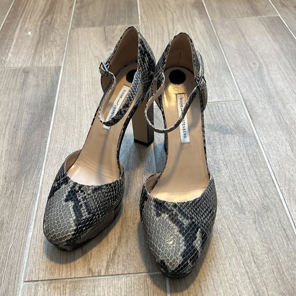 diane von furstenberg snake print platform heels - Picture 2 of 6